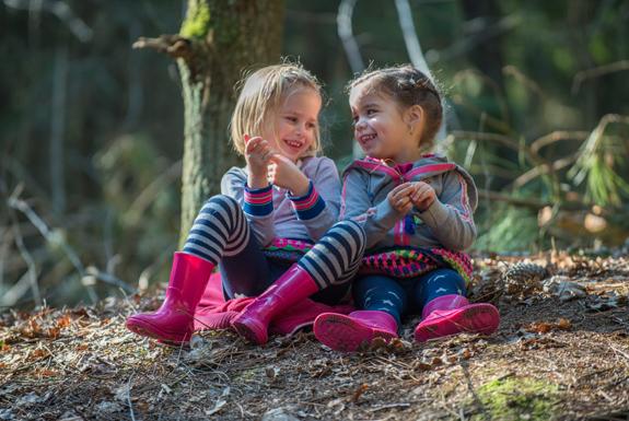 Meisjes in het bos | Résidence Wijngaerde